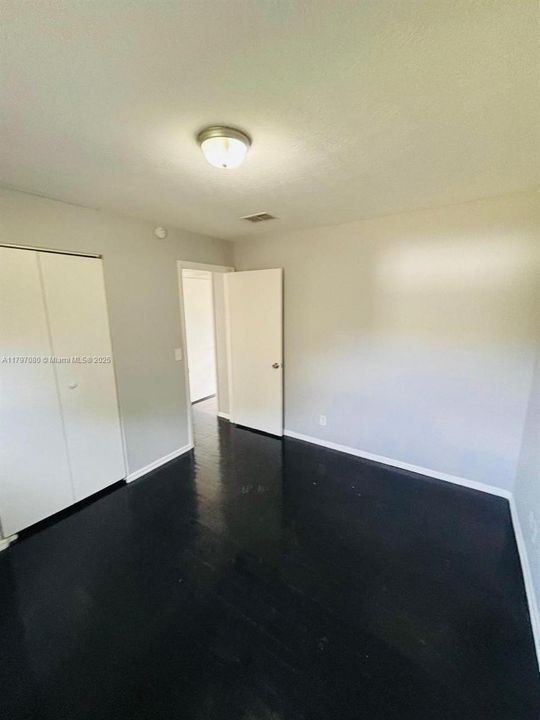 For Sale: $89,000 (2 beds, 1 baths, 950 Square Feet)