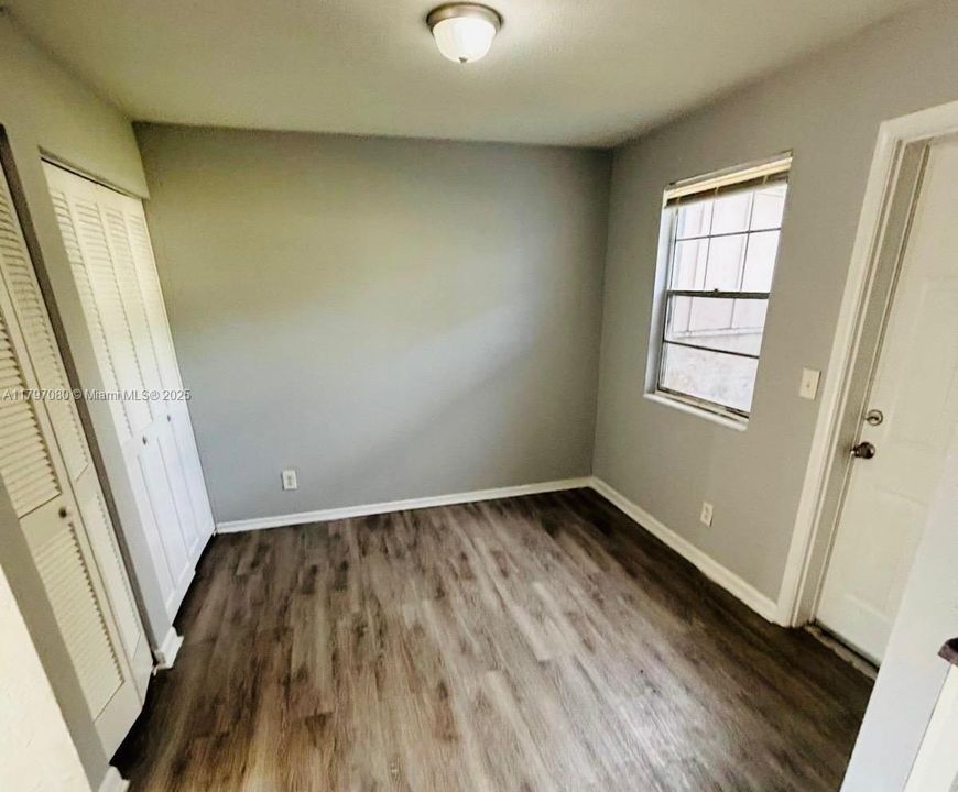 For Sale: $89,000 (2 beds, 1 baths, 950 Square Feet)