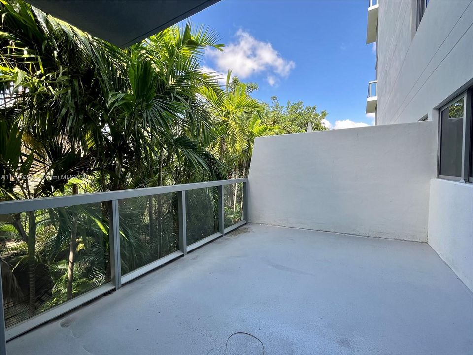 Recently Rented: $5,000 (2 beds, 2 baths, 1276 Square Feet)