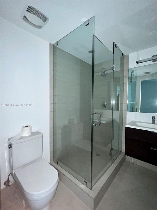 Recently Rented: $5,000 (2 beds, 2 baths, 1276 Square Feet)