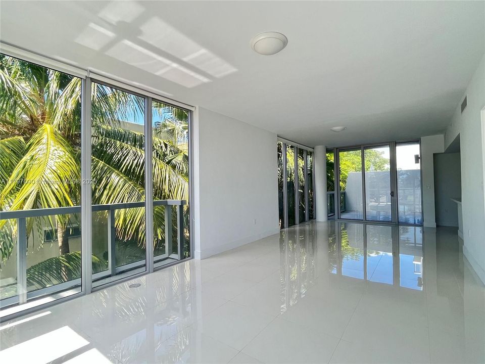 Recently Rented: $5,000 (2 beds, 2 baths, 1276 Square Feet)