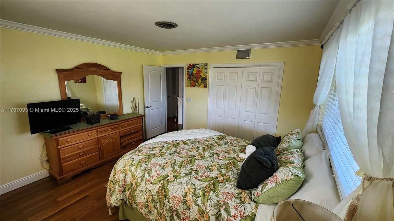 Recently Sold: $649,900 (3 beds, 2 baths, 1533 Square Feet)