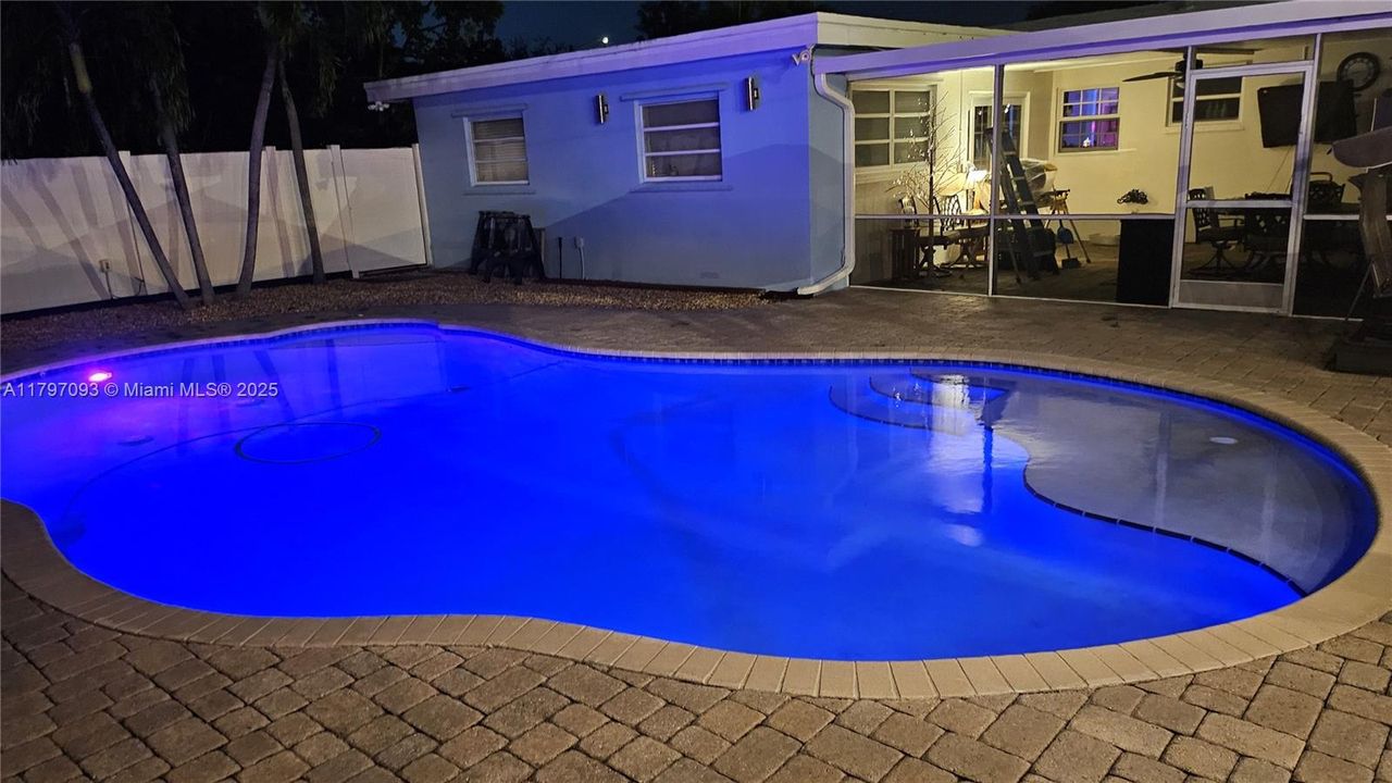 Recently Sold: $649,900 (3 beds, 2 baths, 1533 Square Feet)