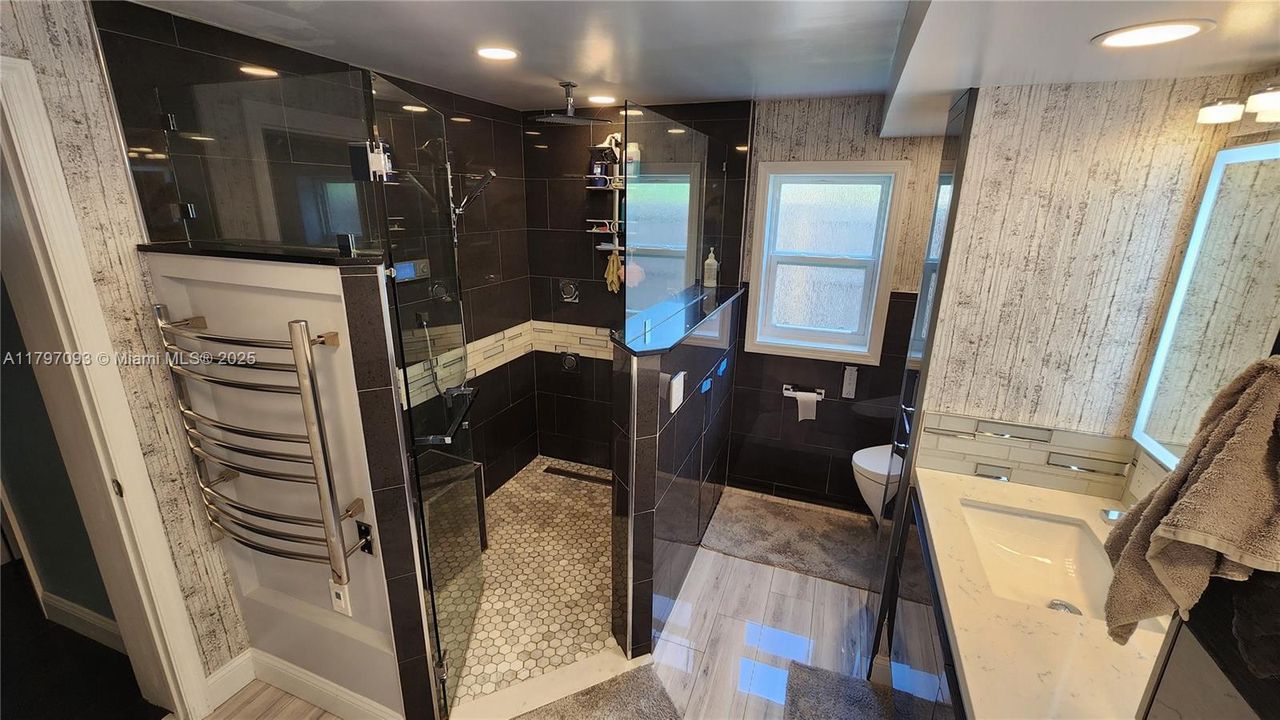 Shower/with 6 body sprays