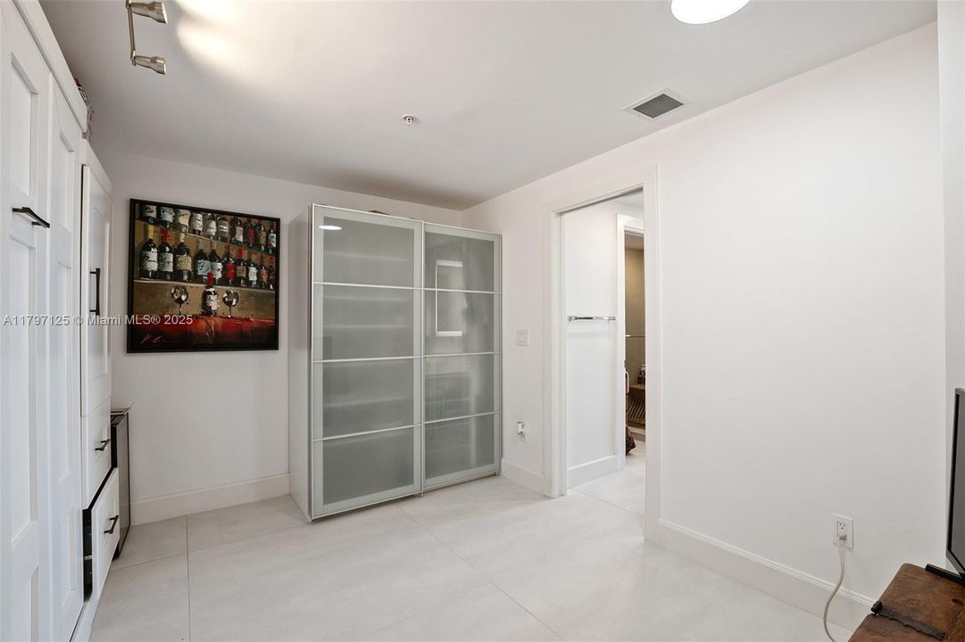 Vendido Recientemente: $3,270,000 (2 camas, 2 baños, 2110 Pies cuadrados)