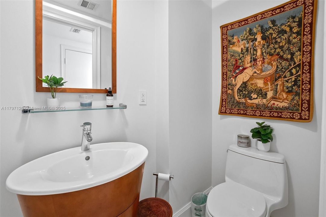 Vendido Recientemente: $3,270,000 (2 camas, 2 baños, 2110 Pies cuadrados)