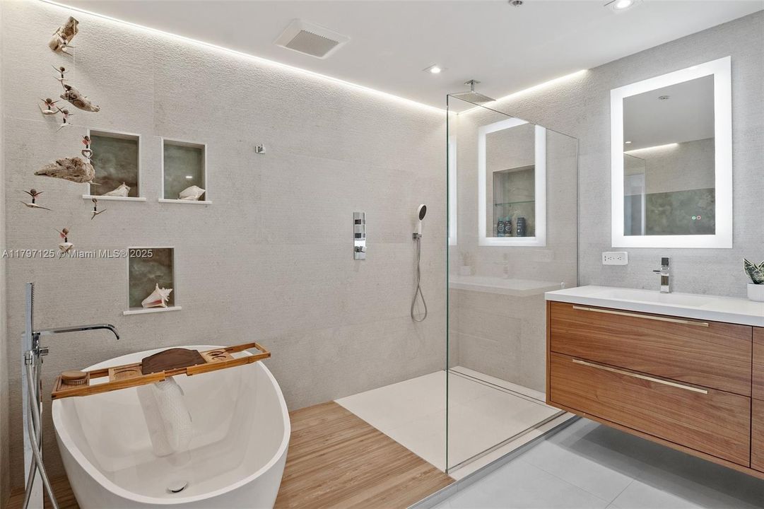 Vendido Recientemente: $3,270,000 (2 camas, 2 baños, 2110 Pies cuadrados)