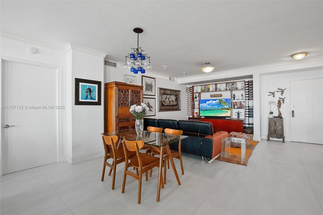 Vendido Recientemente: $3,270,000 (2 camas, 2 baños, 2110 Pies cuadrados)