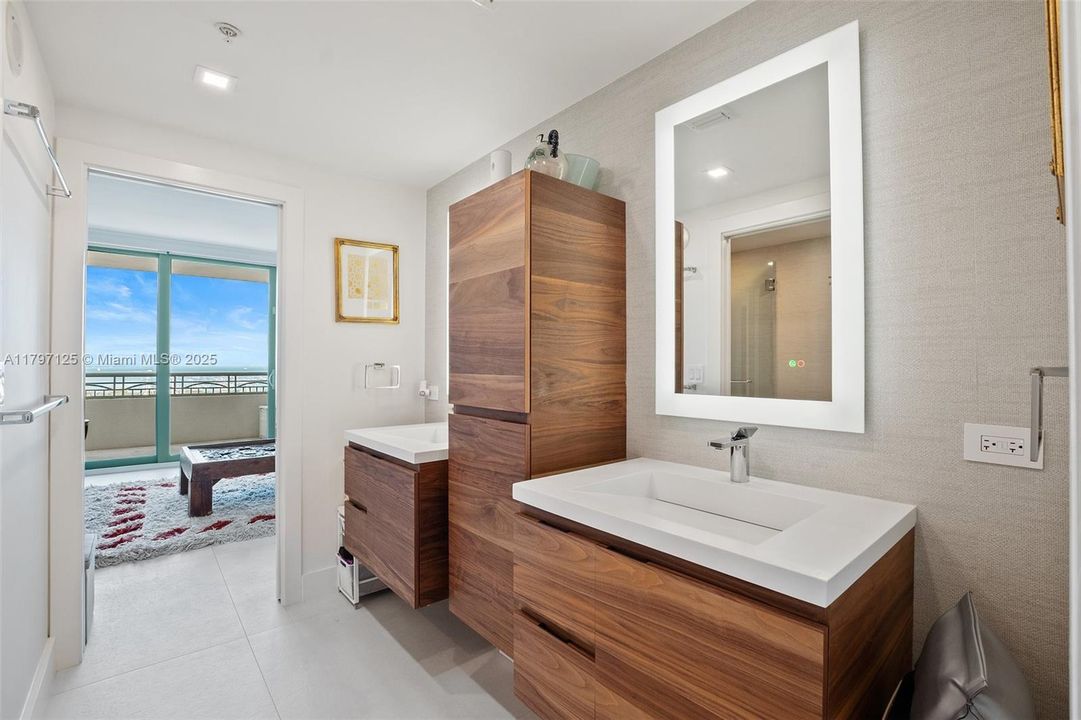 Vendido Recientemente: $3,270,000 (2 camas, 2 baños, 2110 Pies cuadrados)