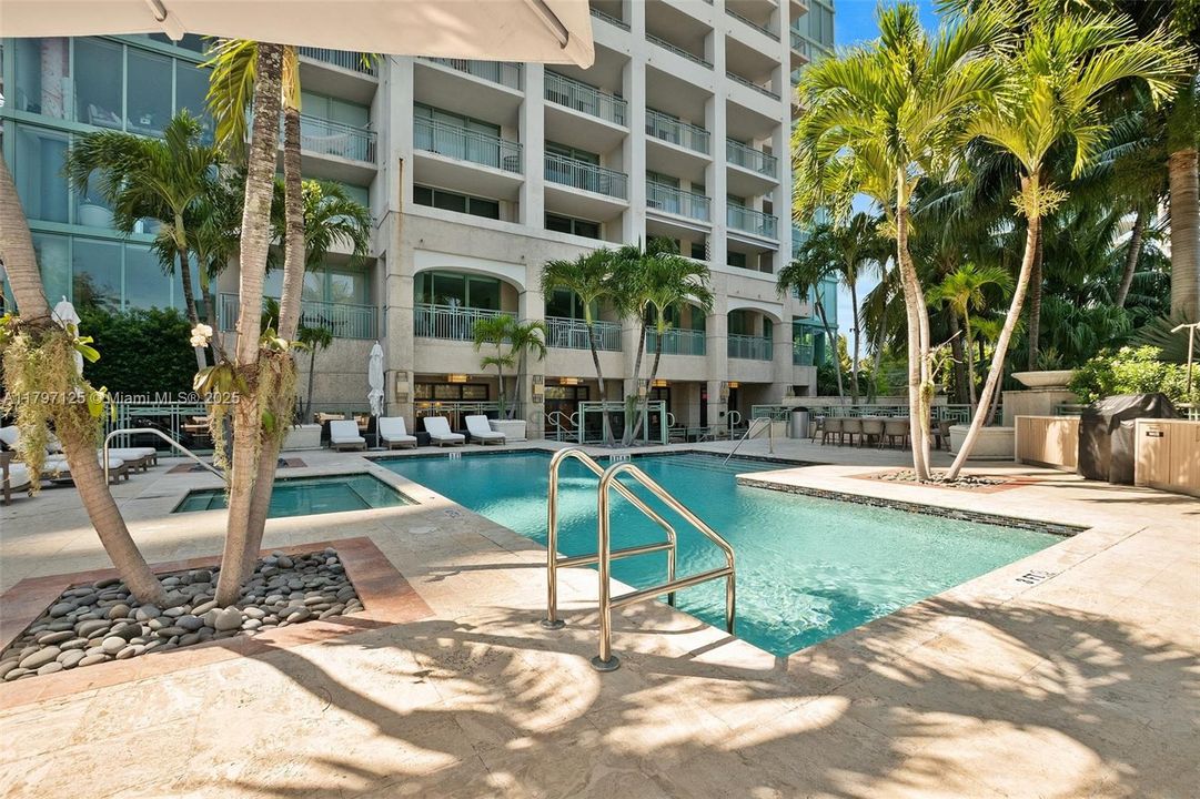 Vendido Recientemente: $3,270,000 (2 camas, 2 baños, 2110 Pies cuadrados)