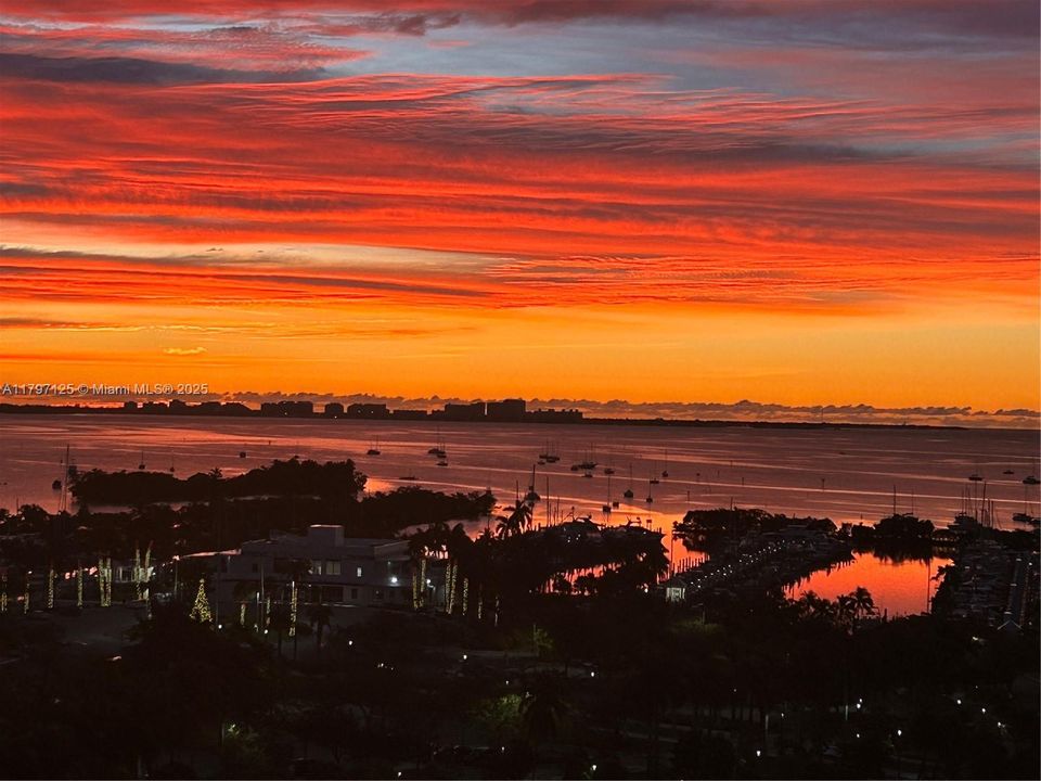 Vendido Recientemente: $3,270,000 (2 camas, 2 baños, 2110 Pies cuadrados)