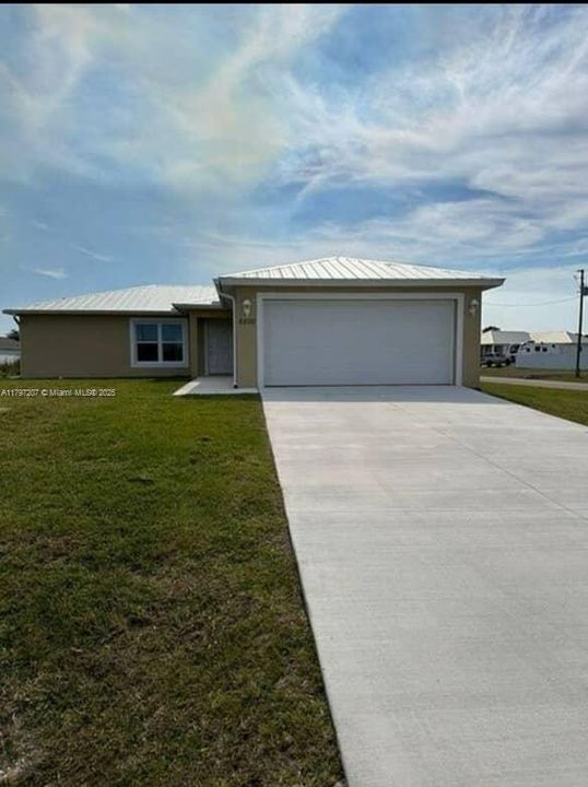 Recently Rented: $2,300 (3 beds, 2 baths, 0 Square Feet)