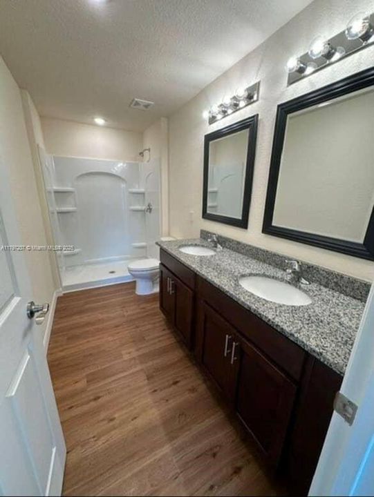 Recently Rented: $2,300 (3 beds, 2 baths, 0 Square Feet)