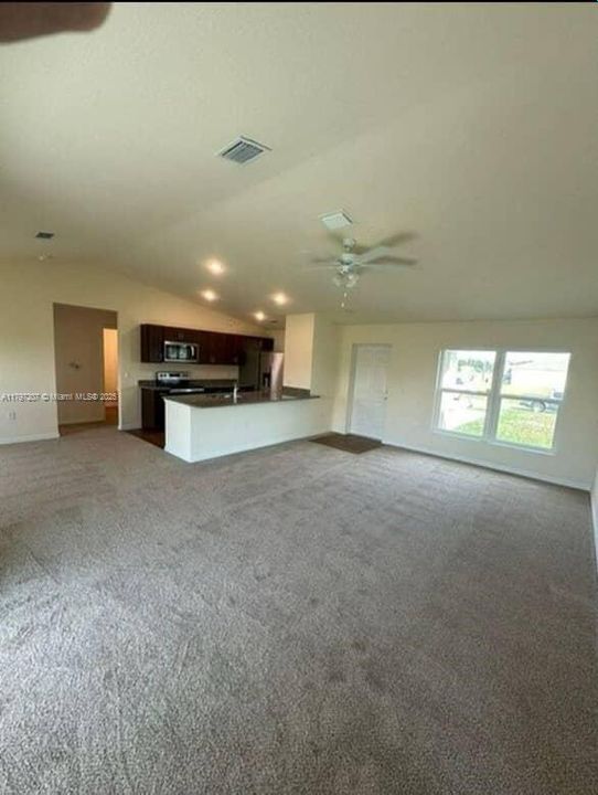 Recently Rented: $2,300 (3 beds, 2 baths, 0 Square Feet)