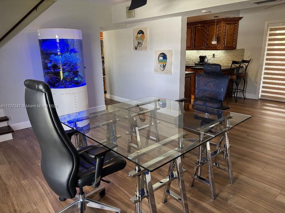 For Sale: $899,900 (4 beds, 2 baths, 1712 Square Feet)