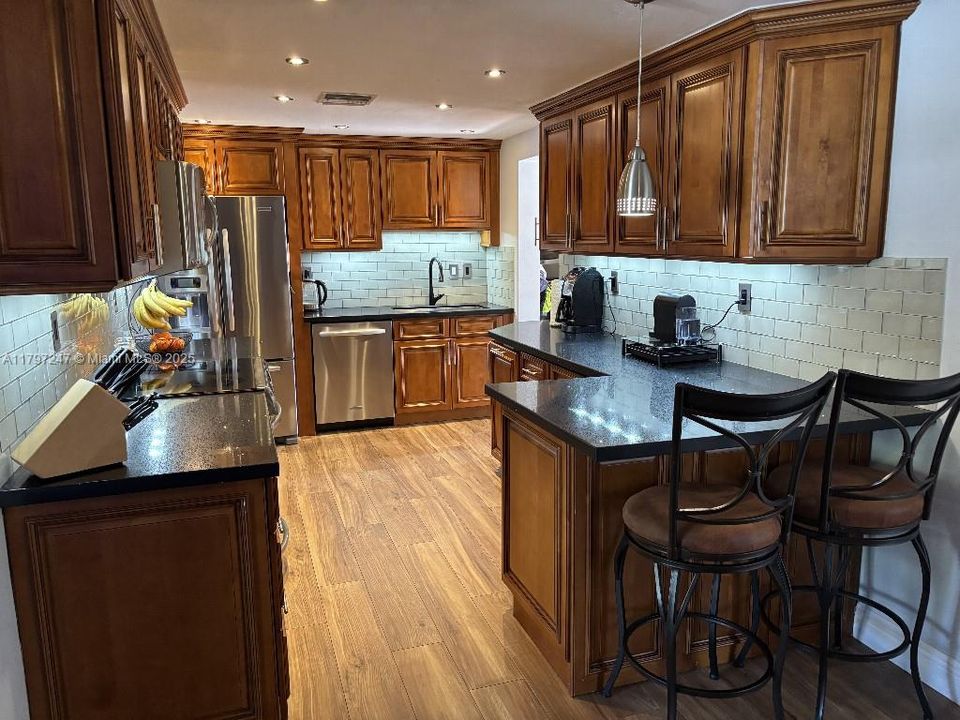 For Sale: $899,900 (4 beds, 2 baths, 1712 Square Feet)