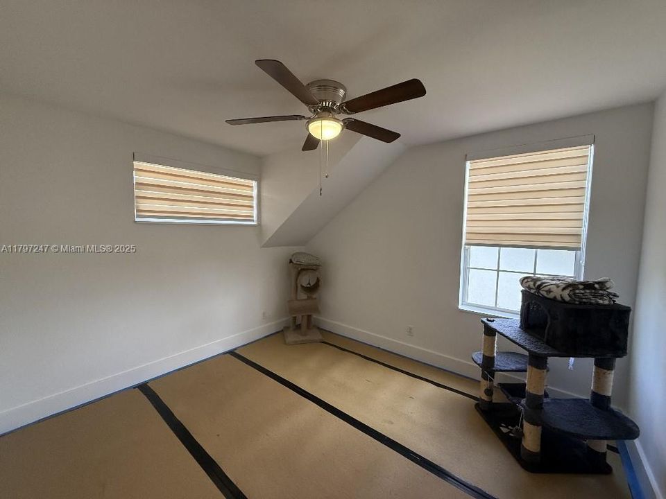 For Sale: $899,900 (4 beds, 2 baths, 1712 Square Feet)