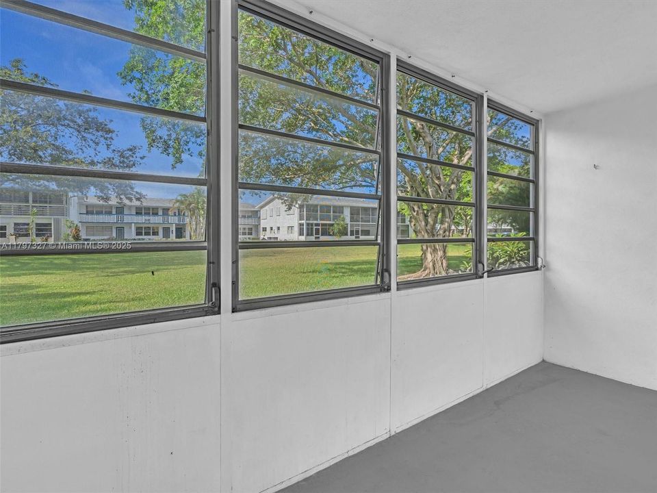 Vendido Recientemente: $89,999 (1 camas, 1 baños, 700 Pies cuadrados)