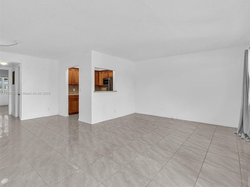 Vendido Recientemente: $89,999 (1 camas, 1 baños, 700 Pies cuadrados)