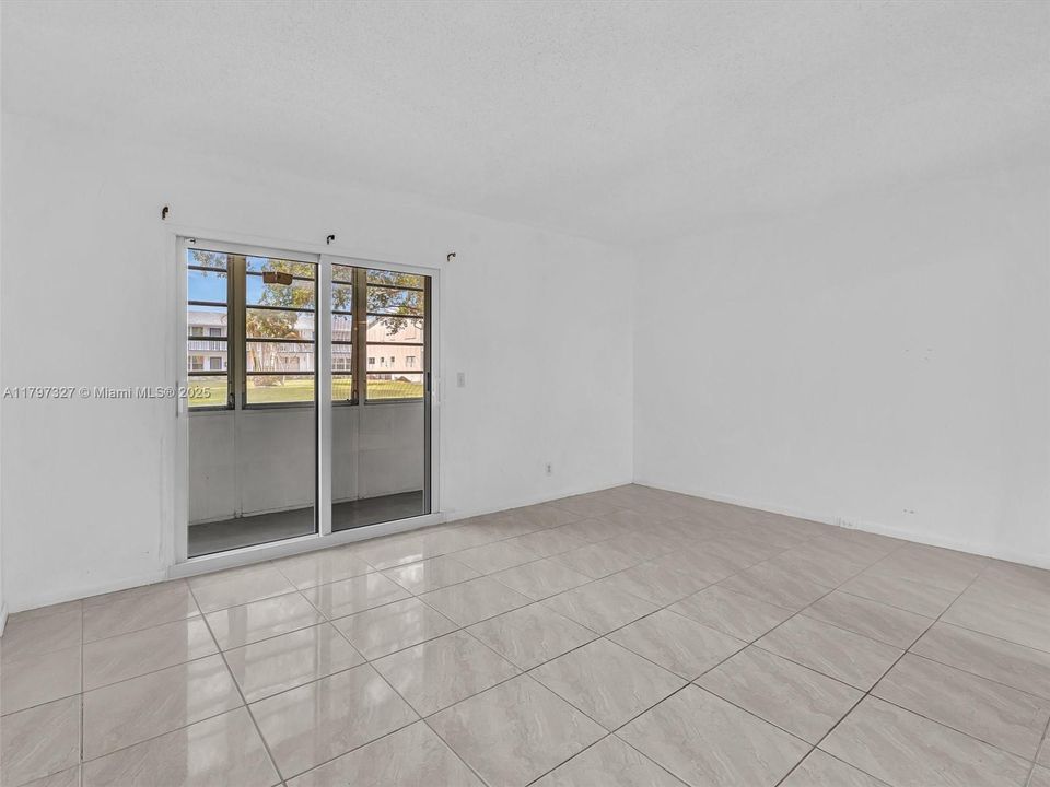 Vendido Recientemente: $89,999 (1 camas, 1 baños, 700 Pies cuadrados)