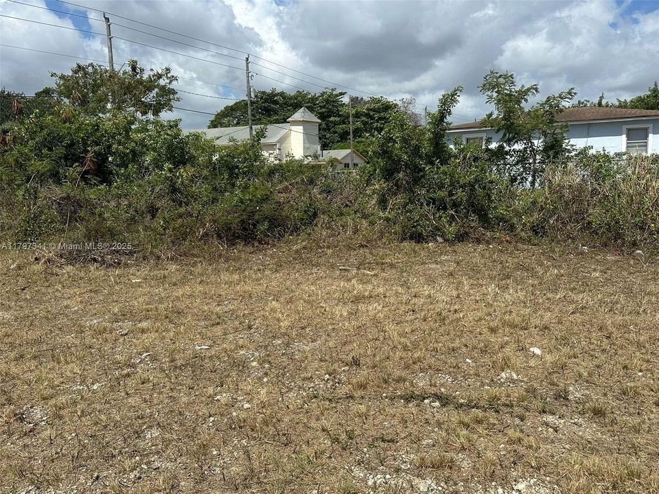 На продажу: $2,500,000 (0.33 acres)