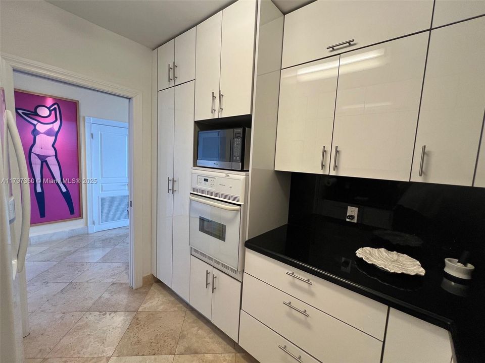 For Sale: $1,950,000 (2 beds, 2 baths, 1490 Square Feet)