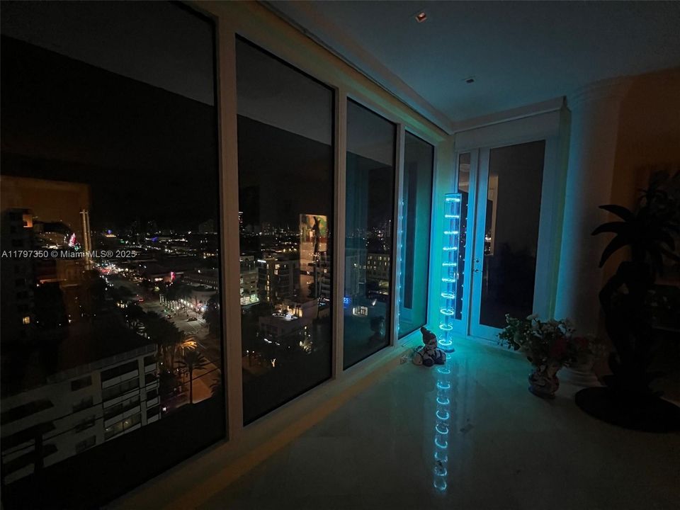 For Sale: $1,950,000 (2 beds, 2 baths, 1490 Square Feet)