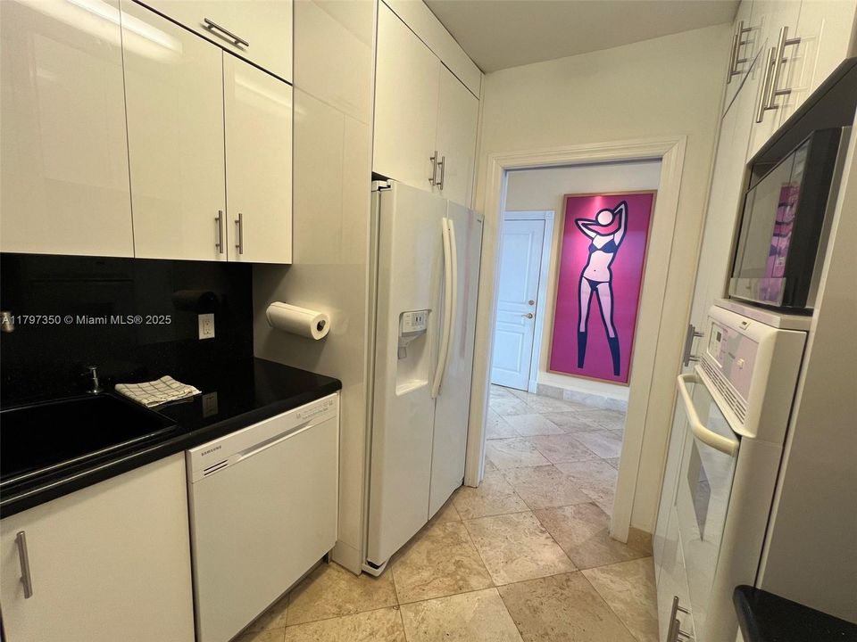 For Sale: $1,950,000 (2 beds, 2 baths, 1490 Square Feet)