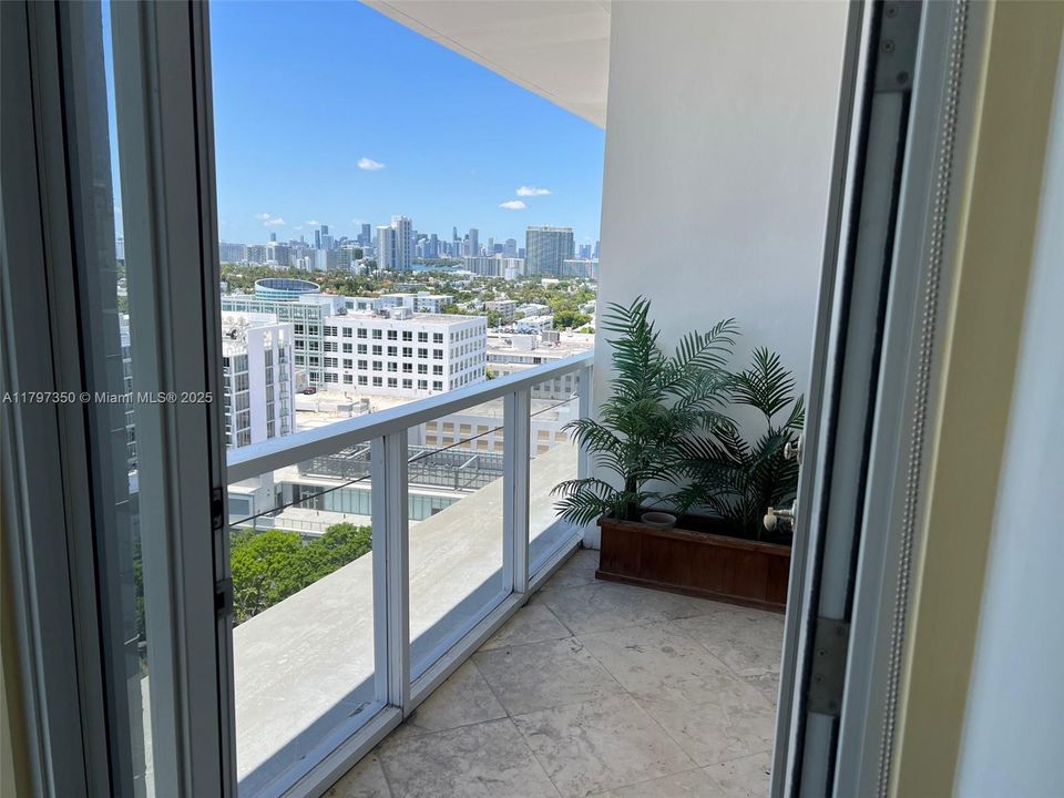 For Sale: $1,950,000 (2 beds, 2 baths, 1490 Square Feet)