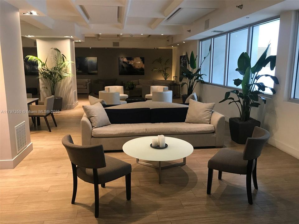 For Sale: $1,950,000 (2 beds, 2 baths, 1490 Square Feet)