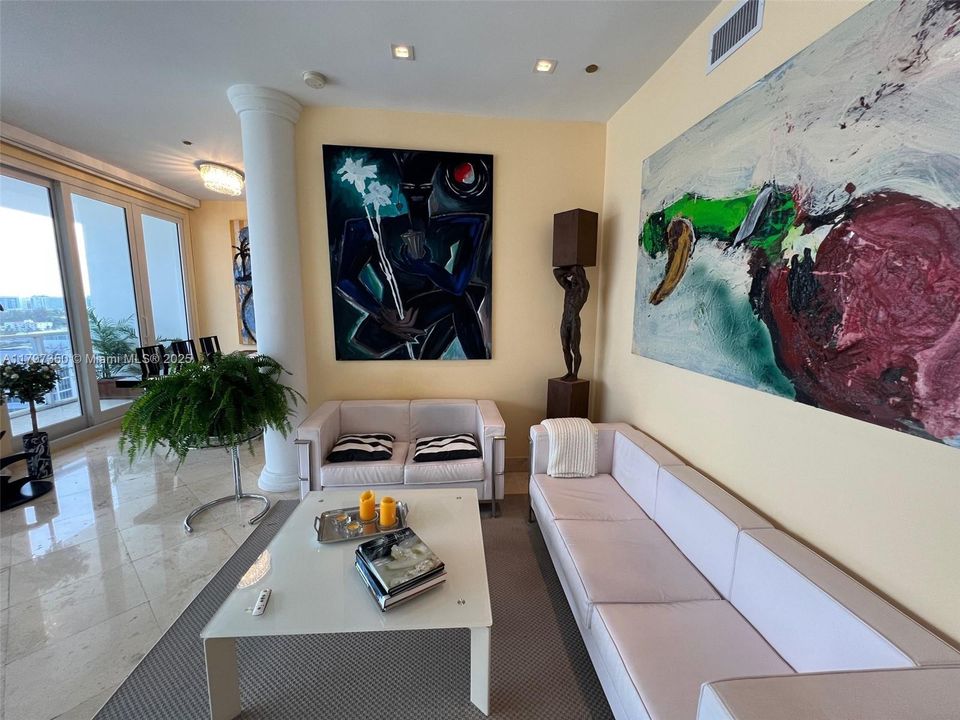 For Sale: $1,950,000 (2 beds, 2 baths, 1490 Square Feet)