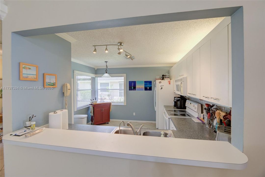 待售: $384,900 (3 贝兹, 2 浴室, 1364 平方英尺)