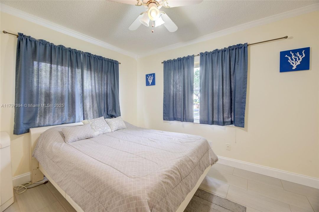 待售: $384,900 (3 贝兹, 2 浴室, 1364 平方英尺)