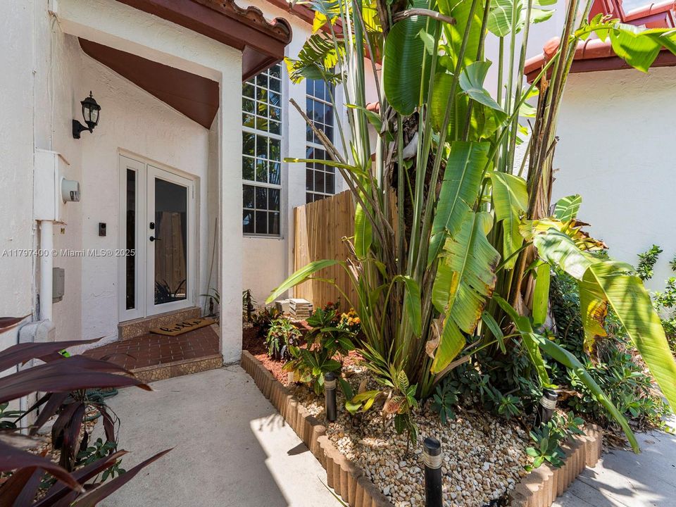 Recently Sold: $415,000 (3 beds, 2 baths, 1731 Square Feet)