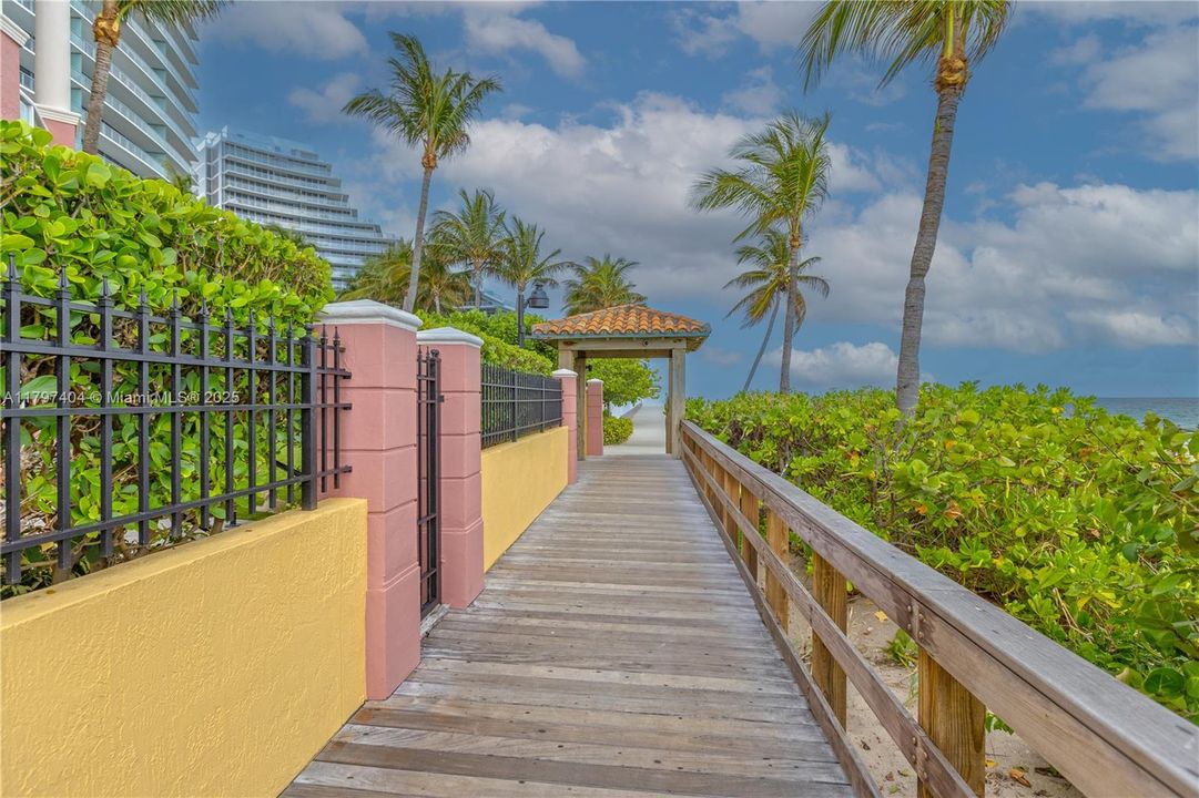 Recently Sold: $4,500,000 (5 beds, 6 baths, 5265 Square Feet)