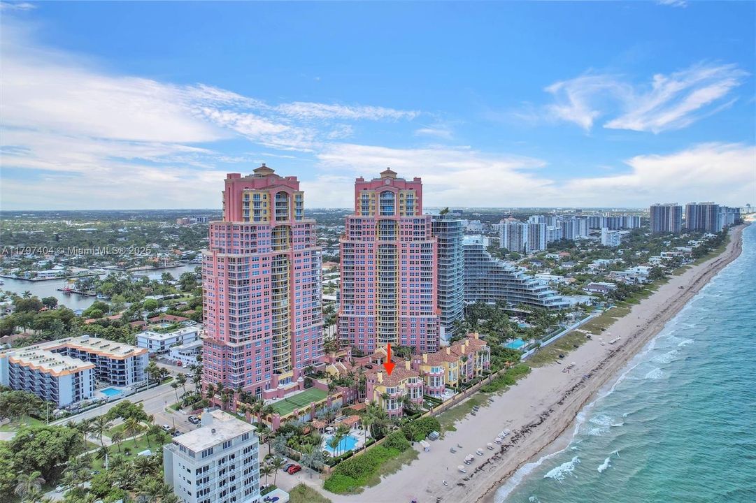 Recently Sold: $4,500,000 (5 beds, 6 baths, 5265 Square Feet)