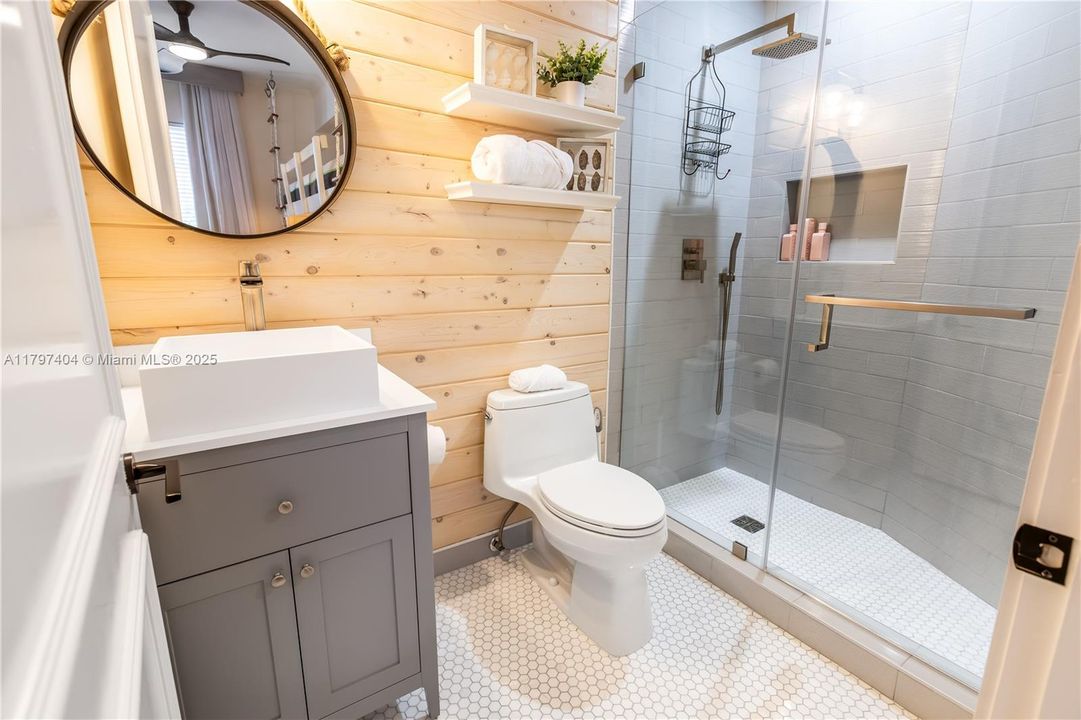 Guest Bathroom 3, Third Floor