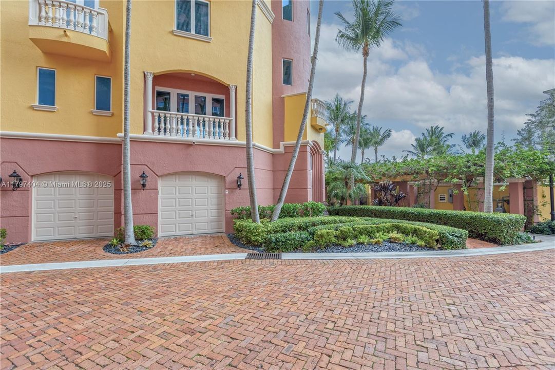 Recently Sold: $4,500,000 (5 beds, 6 baths, 5265 Square Feet)