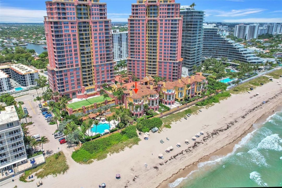 Recently Sold: $4,500,000 (5 beds, 6 baths, 5265 Square Feet)