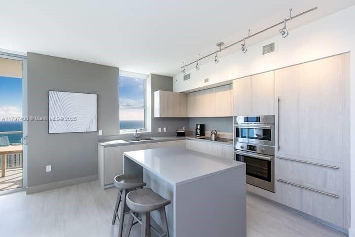 For Rent: $7,900 (2 beds, 2 baths, 1075 Square Feet)