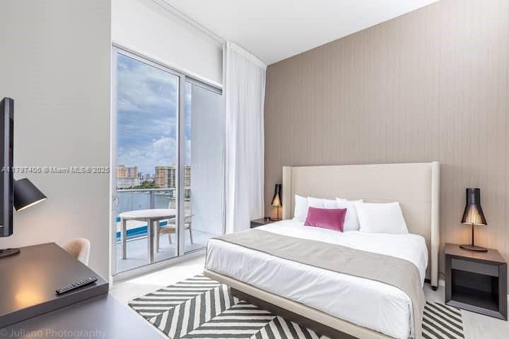 For Rent: $7,900 (2 beds, 2 baths, 1075 Square Feet)