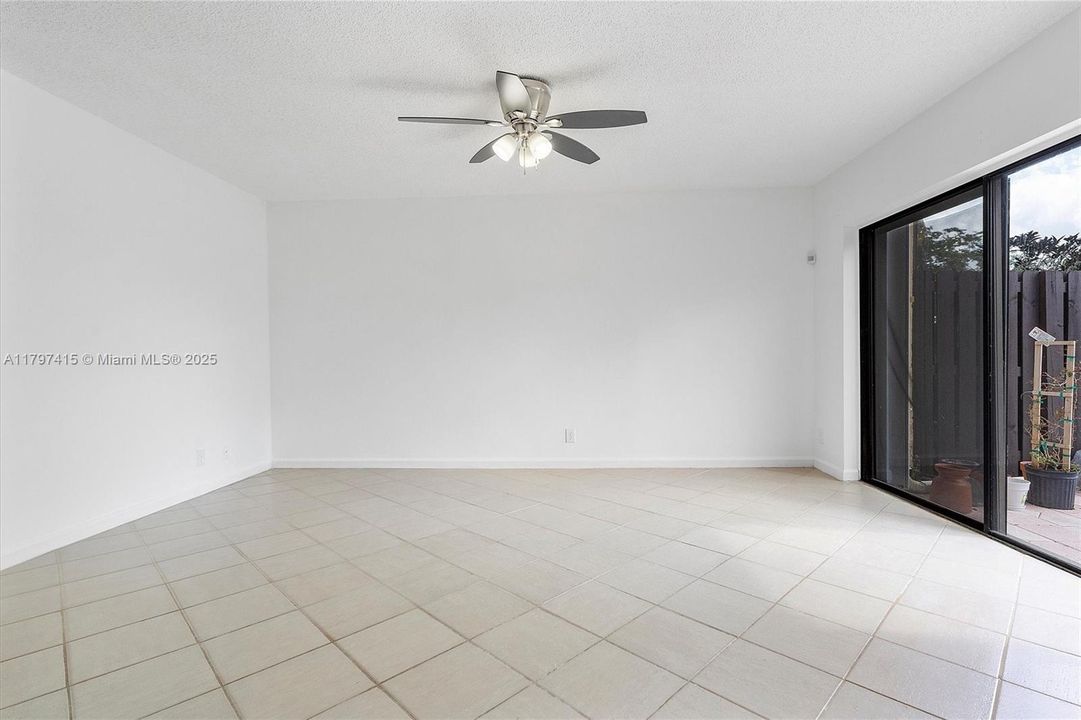 Recently Sold: $449,000 (3 beds, 2 baths, 1912 Square Feet)