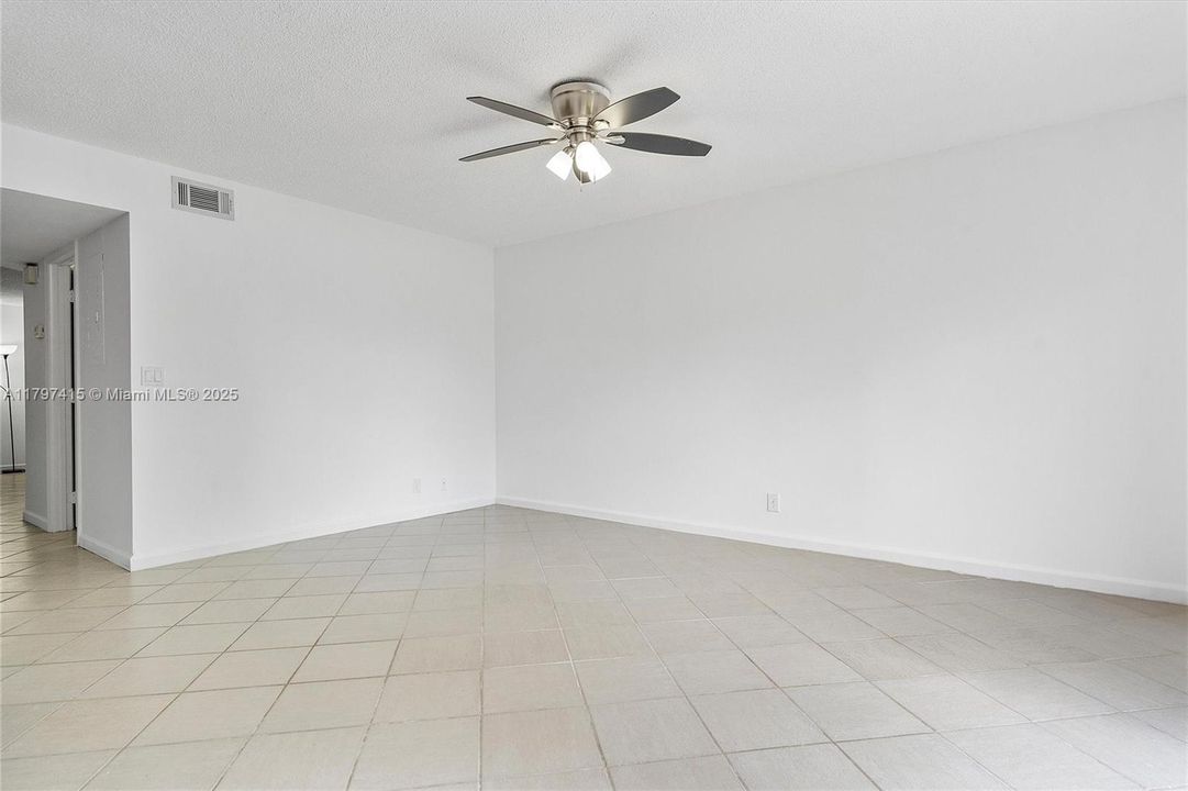 Recently Sold: $449,000 (3 beds, 2 baths, 1912 Square Feet)