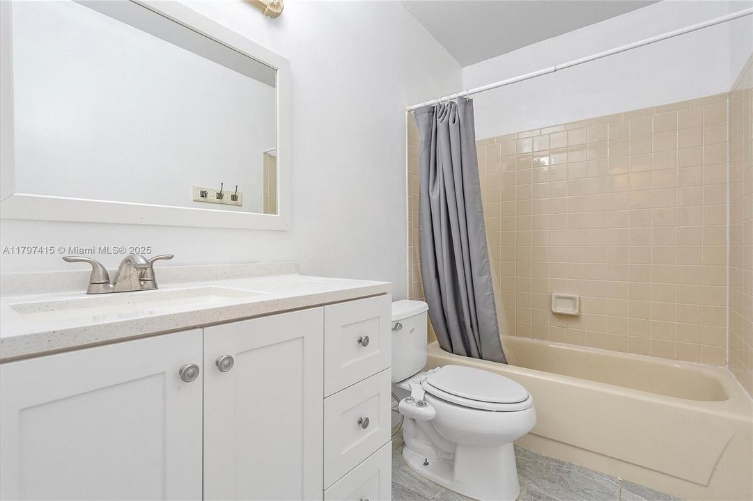 Recently Sold: $449,000 (3 beds, 2 baths, 1912 Square Feet)