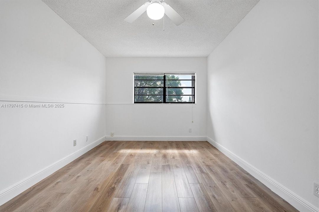 Recently Sold: $449,000 (3 beds, 2 baths, 1912 Square Feet)