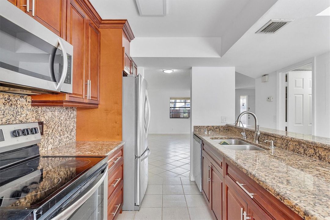 Recently Sold: $449,000 (3 beds, 2 baths, 1912 Square Feet)