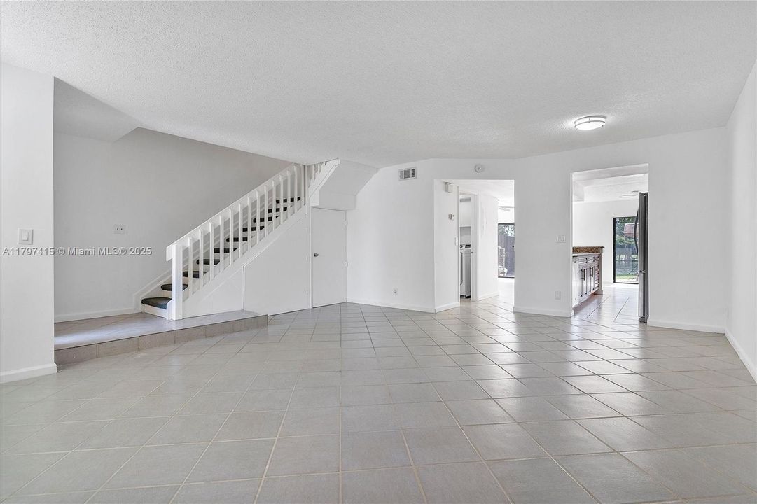 Recently Sold: $449,000 (3 beds, 2 baths, 1912 Square Feet)