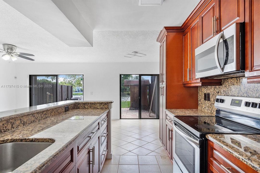 Recently Sold: $449,000 (3 beds, 2 baths, 1912 Square Feet)