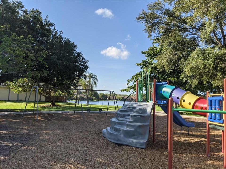 Recently Sold: $449,000 (3 beds, 2 baths, 1912 Square Feet)