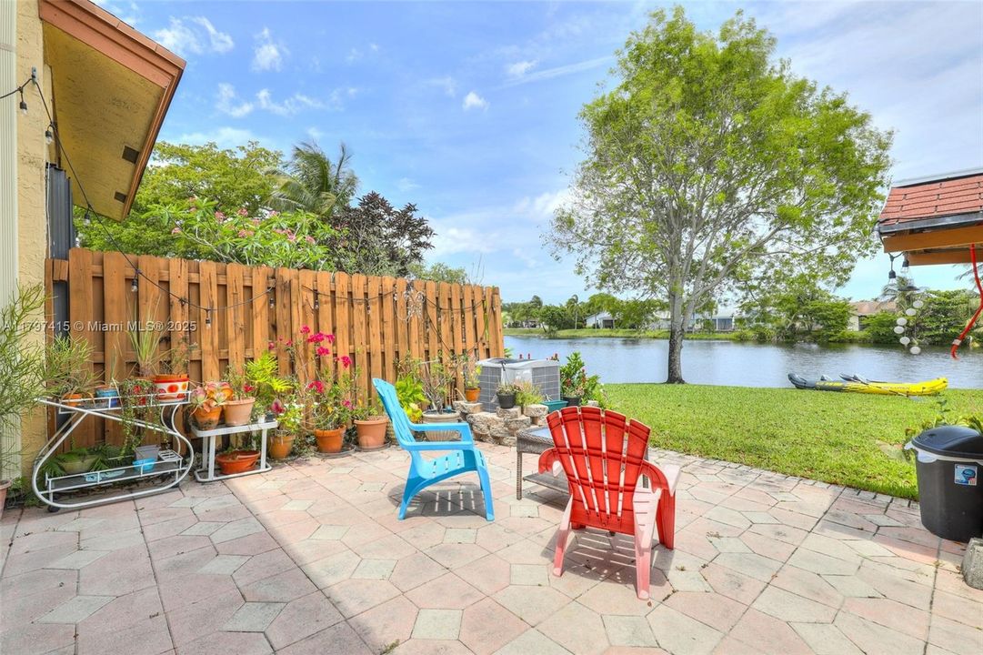 Recently Sold: $449,000 (3 beds, 2 baths, 1912 Square Feet)